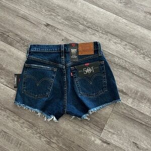 Levi’s short (darker wash)!